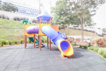 Apartamento para alugar com 52m², 2 quartos e 1 vaga Apartamento para alugar com 52m², 2 quartos e 1 vagaÁrea comum - Playground