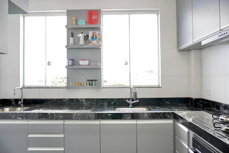 Apartamento à venda com 170m², 3 quartos e 2 vagas Apartamento à venda com 170m², 3 quartos e 2 vagasCozinha