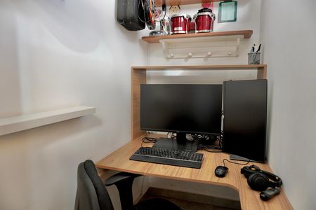 Apartamento à venda com 170m², 3 quartos e 2 vagas Apartamento à venda com 170m², 3 quartos e 2 vagasEscritório