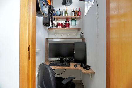 Apartamento à venda com 170m², 3 quartos e 2 vagas Apartamento à venda com 170m², 3 quartos e 2 vagasEscritório