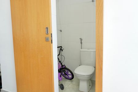 Apartamento à venda com 170m², 3 quartos e 2 vagas Apartamento à venda com 170m², 3 quartos e 2 vagasBanheiro (cobertura)