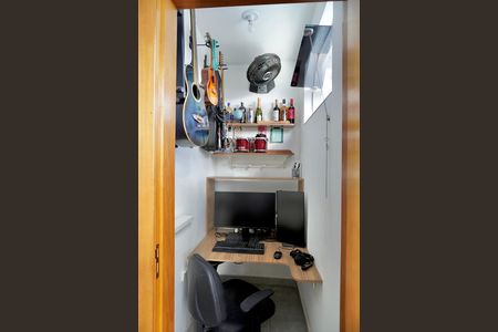Apartamento à venda com 170m², 3 quartos e 2 vagas Apartamento à venda com 170m², 3 quartos e 2 vagasEscritório