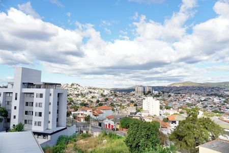Apartamento à venda com 170m², 3 quartos e 2 vagas Apartamento à venda com 170m², 3 quartos e 2 vagasQuarto 2 - Vista