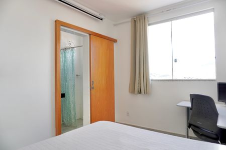 Apartamento à venda com 170m², 3 quartos e 2 vagas Apartamento à venda com 170m², 3 quartos e 2 vagasSuíte