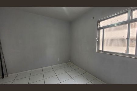 Sala de apartamento para alugar com 2 quartos, 60m² em Marechal Hermes, Rio de Janeiro