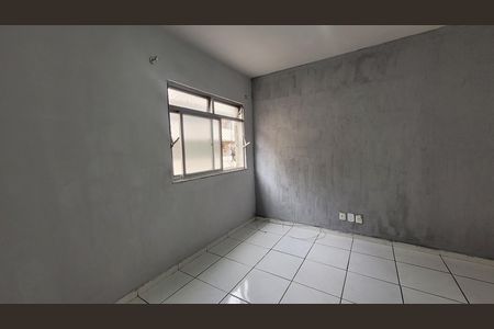 Sala de apartamento para alugar com 2 quartos, 60m² em Marechal Hermes, Rio de Janeiro