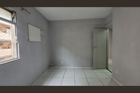 Quarto 1 de apartamento para alugar com 2 quartos, 60m² em Marechal Hermes, Rio de Janeiro