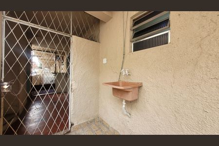 Apartamento para alugar com 60m², 2 quartos e sem vaga Apartamento para alugar com 60m², 2 quartos e sem vagaArea de Serviço