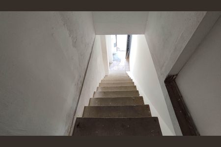 Casa para alugar com 65m², 1 quarto e sem vagaEscada interna