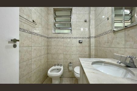 Apartamento para alugar com 156m², 3 quartos e 1 vaga Apartamento para alugar com 156m², 3 quartos e 1 vagaBanheiro social