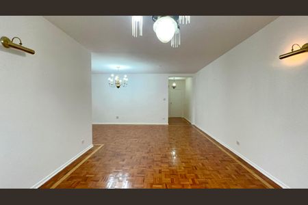 Apartamento para alugar com 156m², 3 quartos e 1 vaga Apartamento para alugar com 156m², 3 quartos e 1 vagaSala