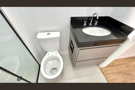 Apartamento para alugar com 67m², 3 quartos e 1 vaga Apartamento para alugar com 67m², 3 quartos e 1 vagaBanheiro da Suíte