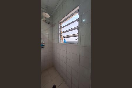 Casa à venda com 249m², 3 quartos e 2 vagas Casa à venda com 249m², 3 quartos e 2 vagasBanheiro social