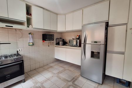Casa à venda com 249m², 3 quartos e 2 vagas Casa à venda com 249m², 3 quartos e 2 vagasCozinha