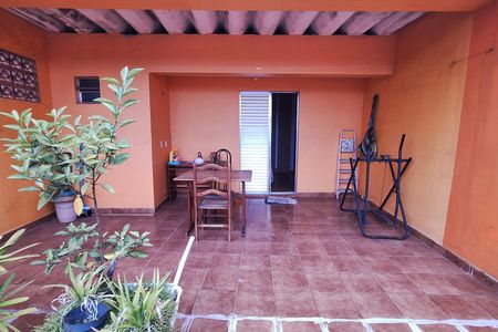 Casa à venda com 249m², 3 quartos e 2 vagas Casa à venda com 249m², 3 quartos e 2 vagasSacada