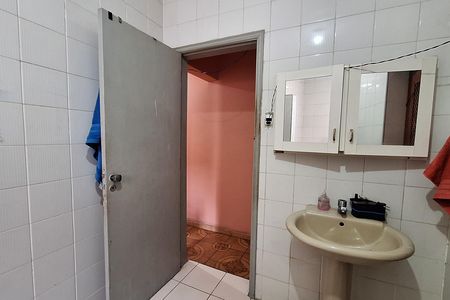 Casa à venda com 249m², 3 quartos e 2 vagas Casa à venda com 249m², 3 quartos e 2 vagasBanheiro social