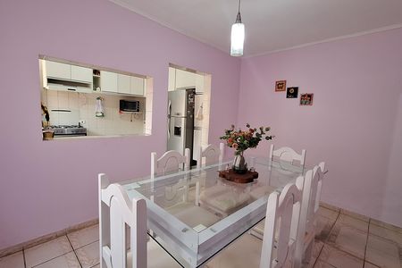 Casa à venda com 249m², 3 quartos e 2 vagas Casa à venda com 249m², 3 quartos e 2 vagasCopa