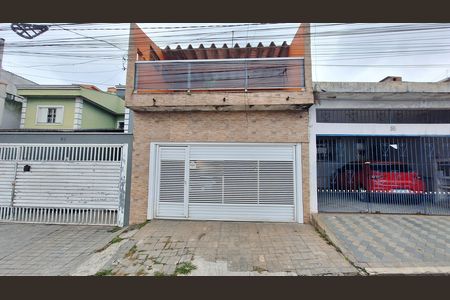 Fachada de casa à venda com 3 quartos, 249m² em Condomínio Maracanã, Santo André