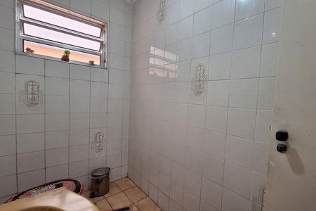Casa à venda com 249m², 3 quartos e 2 vagas Casa à venda com 249m², 3 quartos e 2 vagasBanheiro social