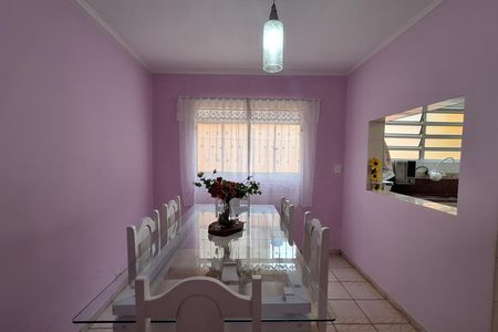 Casa à venda com 249m², 3 quartos e 2 vagas Casa à venda com 249m², 3 quartos e 2 vagasCopa