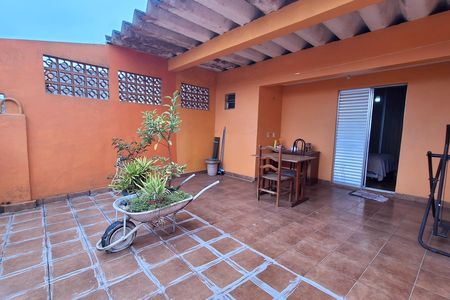 Casa à venda com 249m², 3 quartos e 2 vagas Casa à venda com 249m², 3 quartos e 2 vagasSacada