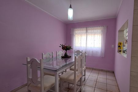 Casa à venda com 249m², 3 quartos e 2 vagas Casa à venda com 249m², 3 quartos e 2 vagasCopa