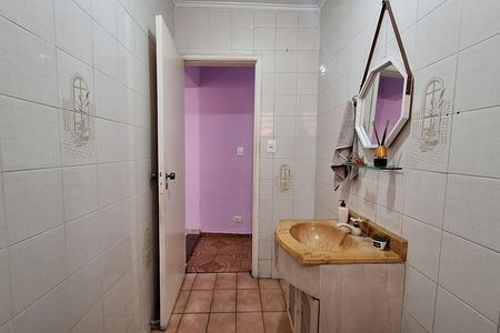 Casa à venda com 249m², 3 quartos e 2 vagas Casa à venda com 249m², 3 quartos e 2 vagasBanheiro social