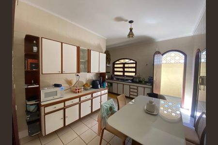Casa à venda com 218m², 3 quartos e 3 vagasFoto 29