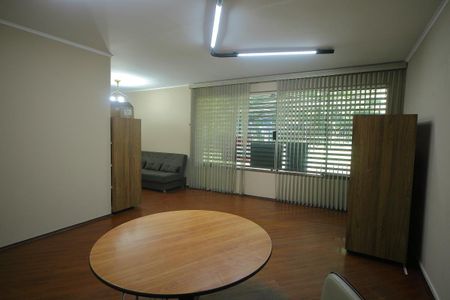 Casa para alugar com 350m², 4 quartos e 4 vagasSala 