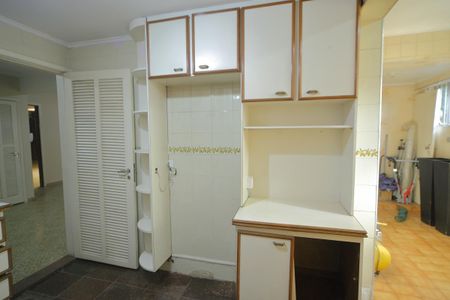 Casa para alugar com 350m², 4 quartos e 4 vagasCozinha 2 