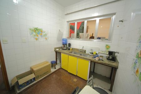Casa para alugar com 350m², 4 quartos e 4 vagasCozinha (1) 