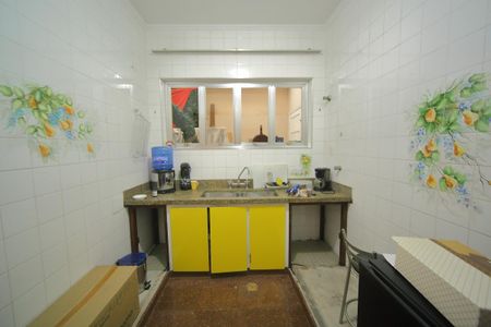 Casa para alugar com 350m², 4 quartos e 4 vagasCozinha (1) 