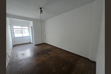 Studio para alugar com 32m², 1 quarto e sem vaga Studio para alugar com 32m², 1 quarto e sem vagaSala/Quarto