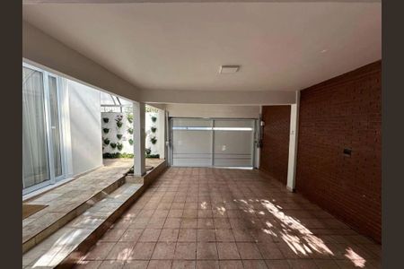 Casa à venda com 3 quartos, 200m² em Jardim Novo Mundo, São Paulo