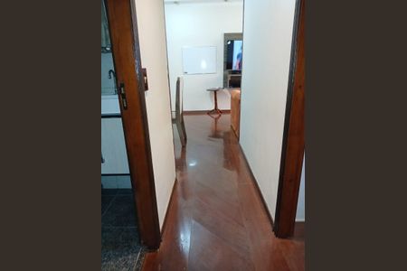 Corredor de apartamento à venda com 3 quartos, 57m² em Jardim Santa Teresinha, São Paulo