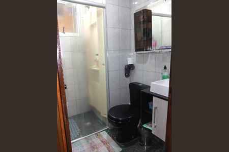 Banheiro de apartamento à venda com 3 quartos, 57m² em Jardim Santa Teresinha, São Paulo