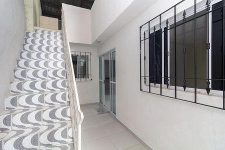 Casa para alugar com 70m², 2 quartos e sem vagaEscada
