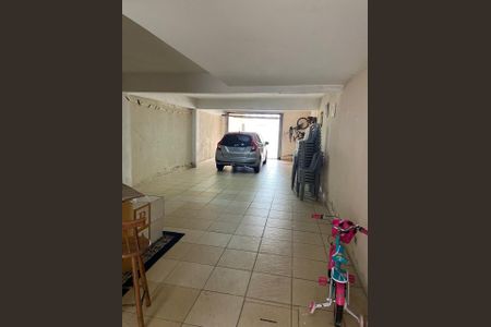 Garagem de casa à venda com 4 quartos, 213m² em Parque Sonia, São Paulo