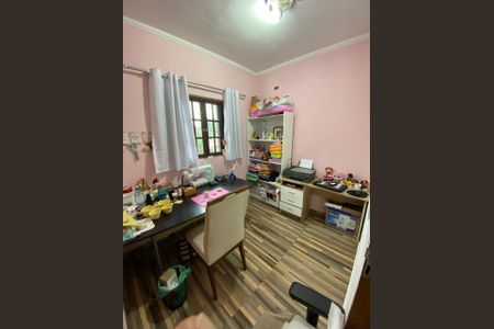 Casa à venda com 213m², 4 quartos e 5 vagas Casa à venda com 213m², 4 quartos e 5 vagasQuarto