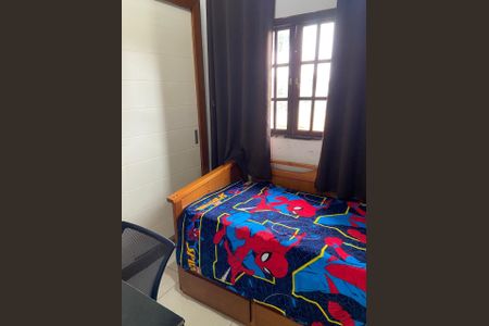 Casa à venda com 213m², 4 quartos e 5 vagas Casa à venda com 213m², 4 quartos e 5 vagasQuarto