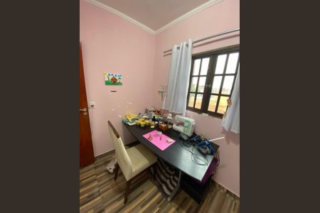 Casa à venda com 213m², 4 quartos e 5 vagas Casa à venda com 213m², 4 quartos e 5 vagasQuarto
