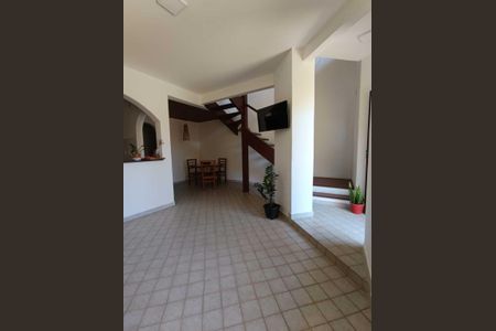 Sala de casa de condomínio para alugar com 3 quartos, 360m² em Itapuã, Salvador