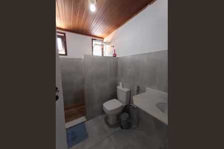 Casa de condomínio para alugar com 360m², 3 quartos e 2 vagasBanheiro