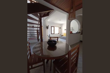Sala de casa de condomínio para alugar com 3 quartos, 360m² em Itapuã, Salvador