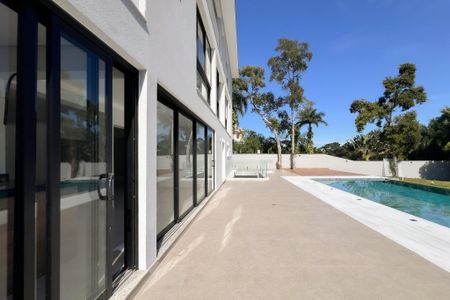 Casa de condomínio à venda com 759m², 5 quartos e 8 vagas Casa de condomínio à venda com 759m², 5 quartos e 8 vagasPiscina