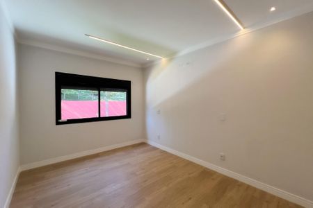 Casa de condomínio à venda com 759m², 5 quartos e 8 vagas Casa de condomínio à venda com 759m², 5 quartos e 8 vagasSuíte 4