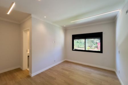 Casa de condomínio à venda com 759m², 5 quartos e 8 vagas Casa de condomínio à venda com 759m², 5 quartos e 8 vagasSuíte 3