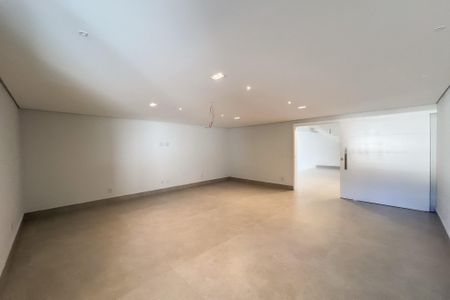 Casa de condomínio à venda com 759m², 5 quartos e 8 vagas Casa de condomínio à venda com 759m², 5 quartos e 8 vagasHome cinema