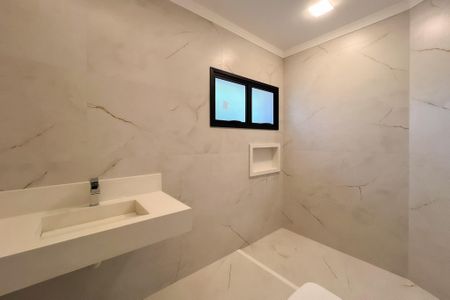 Casa de condomínio à venda com 759m², 5 quartos e 8 vagas Casa de condomínio à venda com 759m², 5 quartos e 8 vagasBanheiro da Suíte 4