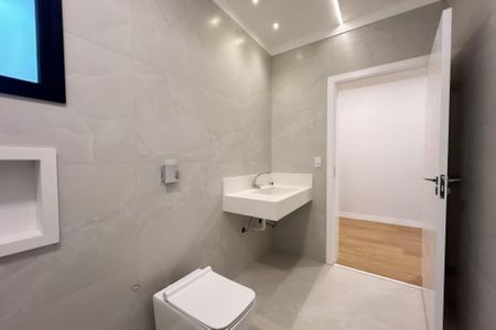 Casa de condomínio à venda com 759m², 5 quartos e 8 vagas Casa de condomínio à venda com 759m², 5 quartos e 8 vagasBanheiro da Suíte 2